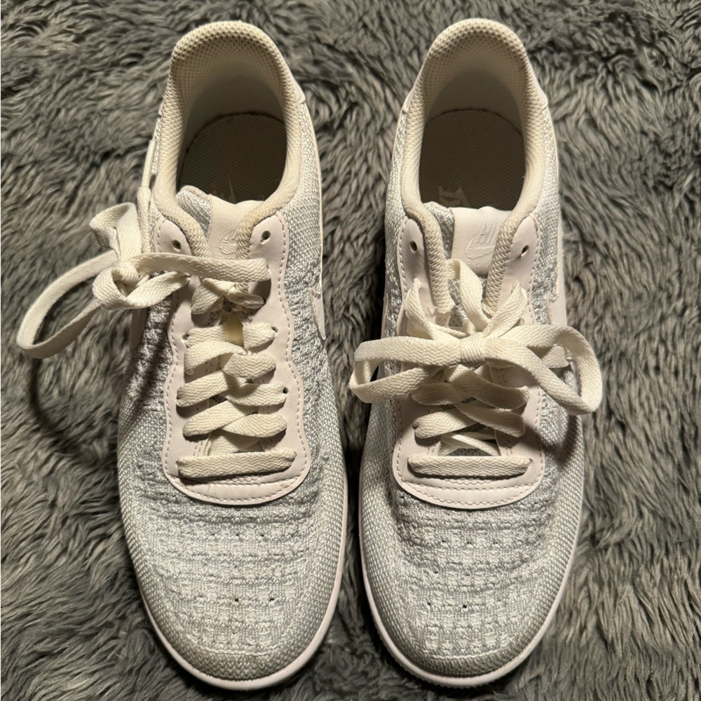 Shoes - Picture 3 of 3